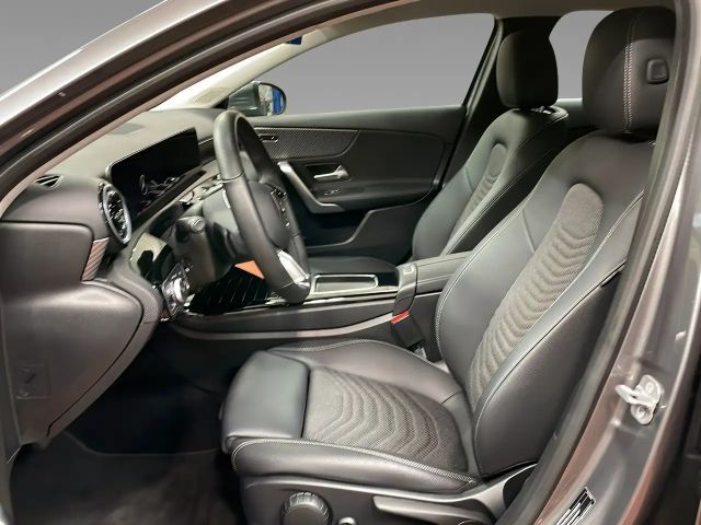 Mercedes-Benz A 200 Progressive