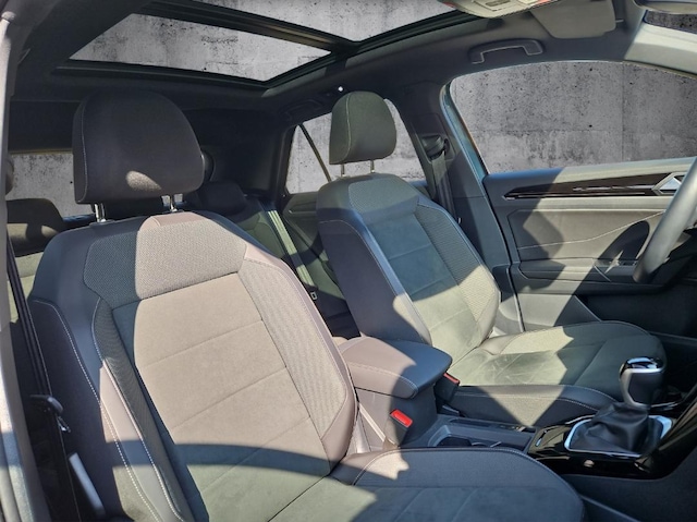 Volkswagen T-Roc T-ROC 1.5 E2 R-L  BT110 TSID7F