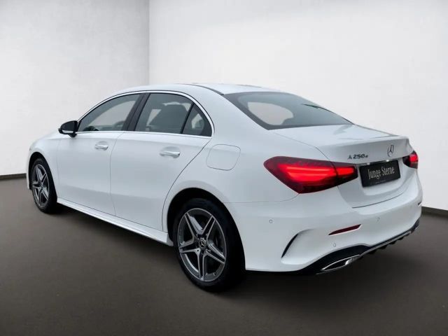 Mercedes-Benz A 250 A 250 e AMG Line