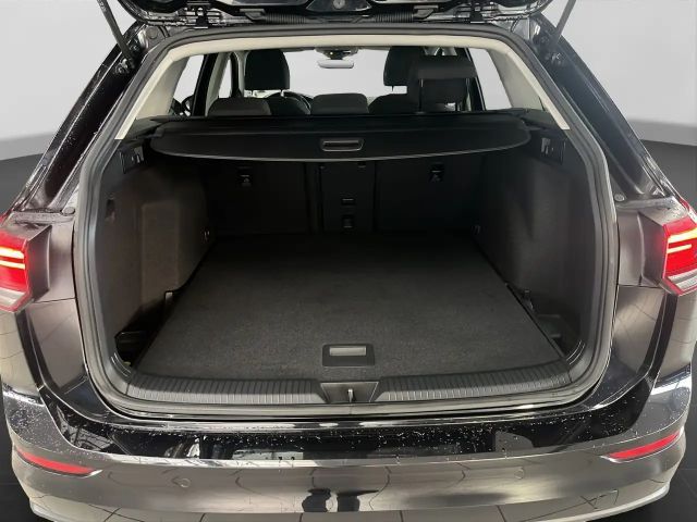 Volkswagen Golf 1.5 eTSI DSG Life Variant