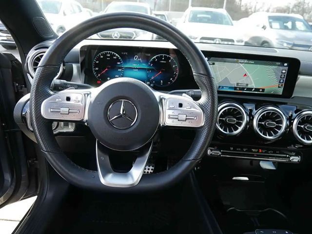 Mercedes-Benz CLA 180 AMG Line