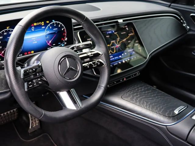 Mercedes-Benz E 200 AMG Line Sedan