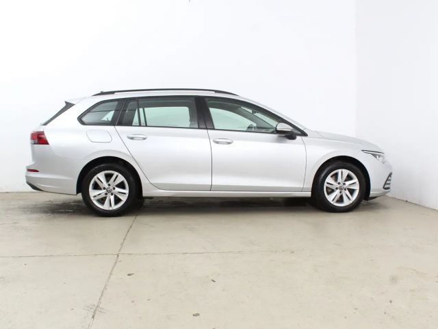 Volkswagen Golf Life Variant