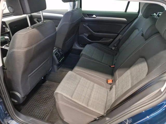 Volkswagen Passat 4Motion Business DSG Variant