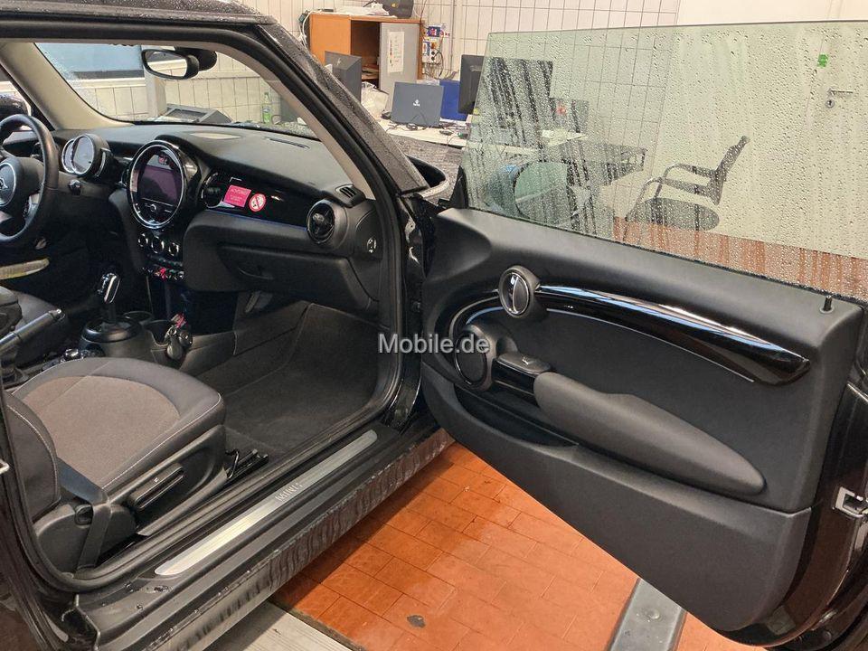 MINI Cooper Essential