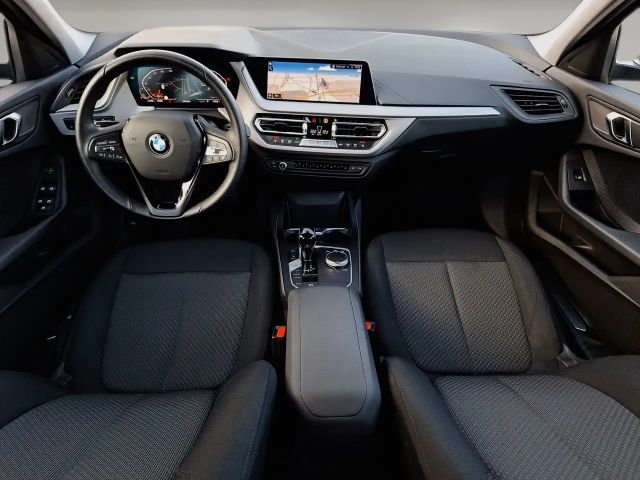 BMW 118 118i Sedan