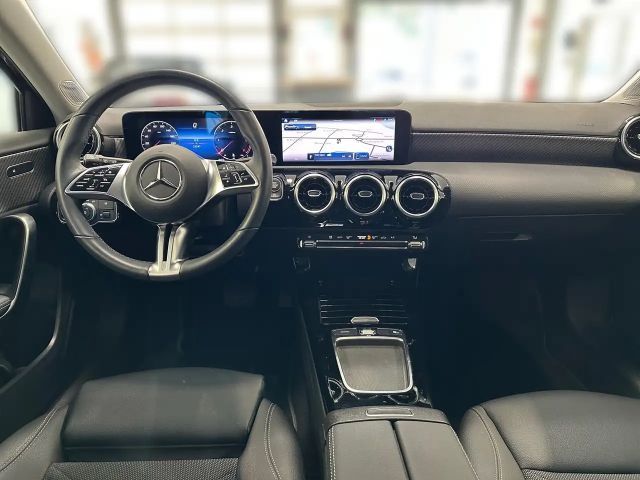 Mercedes-Benz A 200 A 200 d