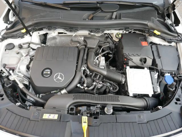 Mercedes-Benz GLA 200 AMG Line