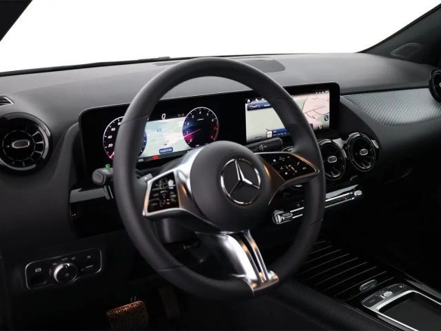 Mercedes-Benz GLA 180 Fernlichtass. Kamera