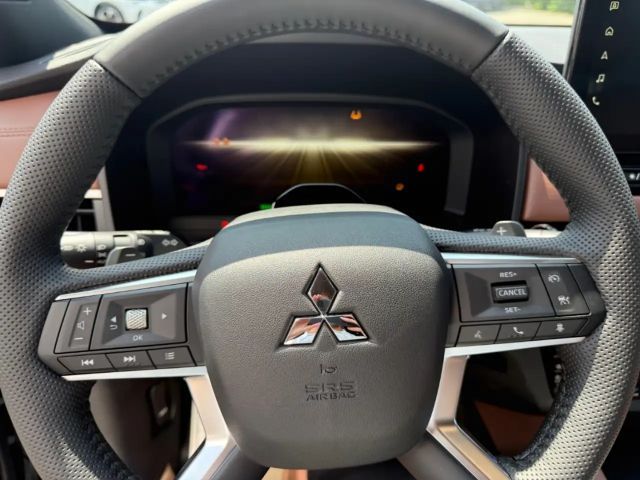 Mitsubishi Outlander TOP *Luxury* Leder Navi HUD 360K LED PANO 4xSHZ