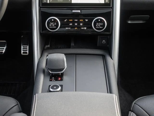 Land Rover Discovery D300 Dynamic HSE