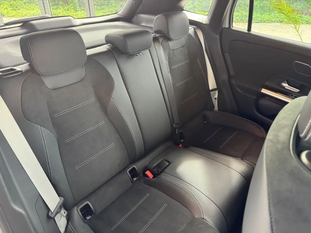 Mercedes-Benz GLA 200 AMG Line