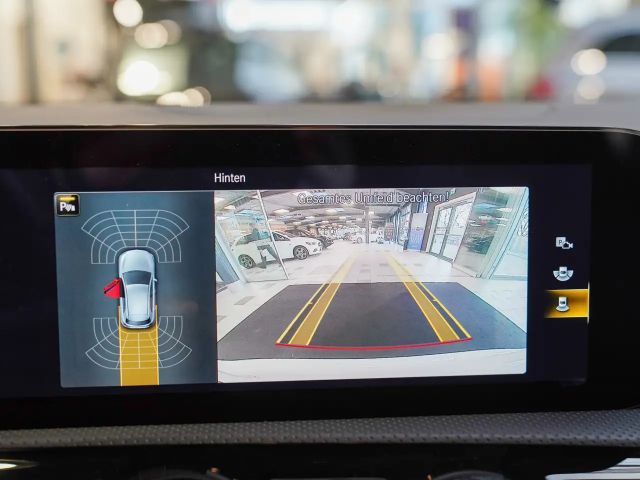 Mercedes-Benz A 250 A 250 e AMG Line