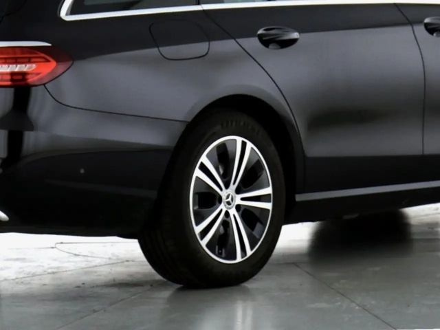 Mercedes-Benz E 220 AVANTGARDE E 220 d Estate