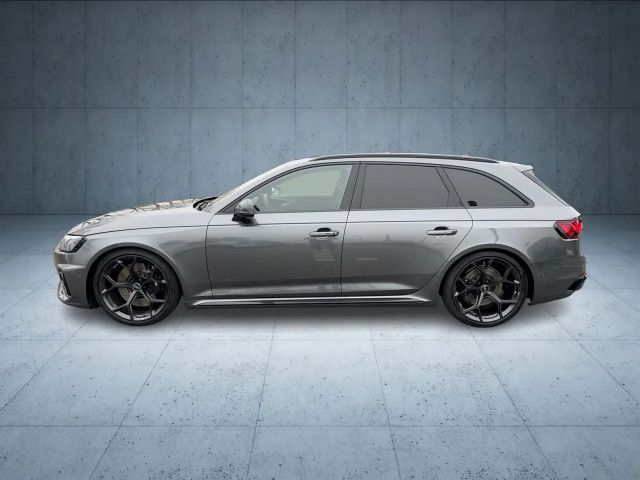 Audi RS4 Comp+/Matrix/Pano/B&O/HuD/RS-Aga/290