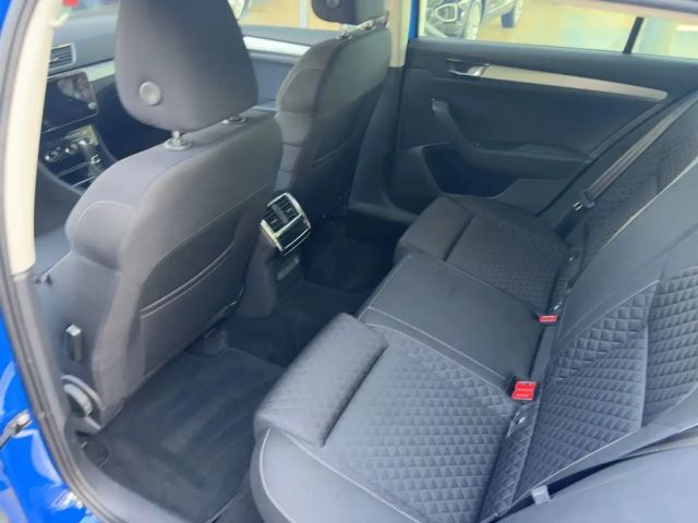 Skoda Superb 1.4 TSI Ambition Combi iV