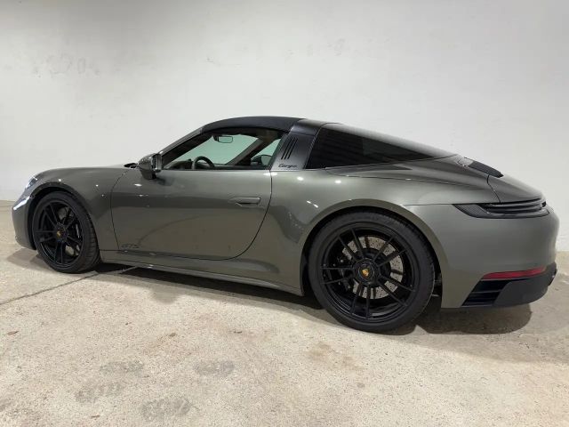 Porsche 992 4 Cabrio GTS Targa