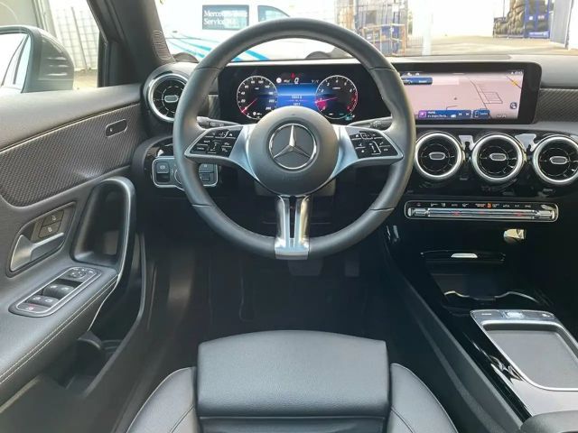 Mercedes-Benz A 200 Progressive