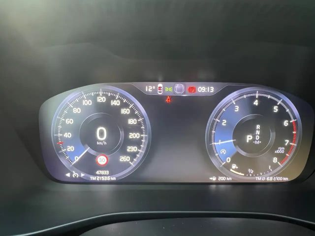 Volvo XC40 T2 Essential Autom. AHK GARANTIE