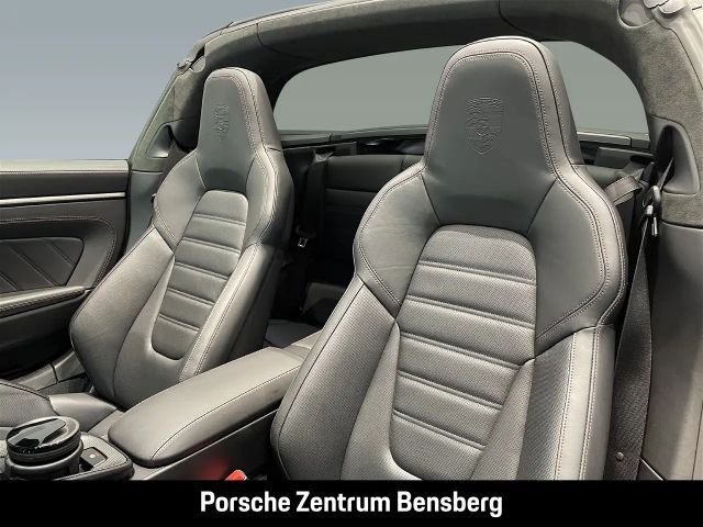 Porsche 992 4 Cabrio GTS Targa