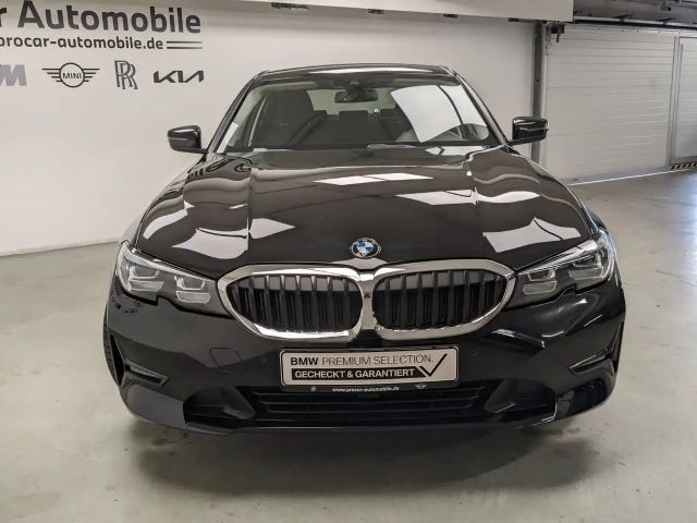 BMW 330 330e Sedan
