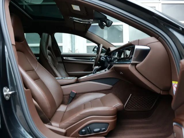 Porsche Panamera 4 E-Hybrid