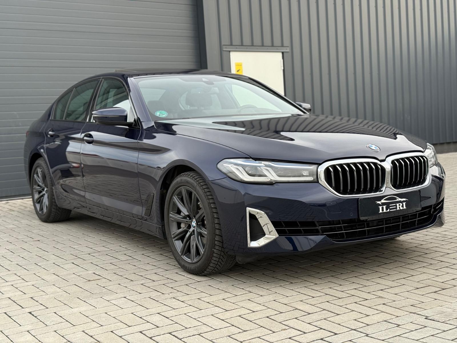 BMW 540 540i Luxury Line Sedan
