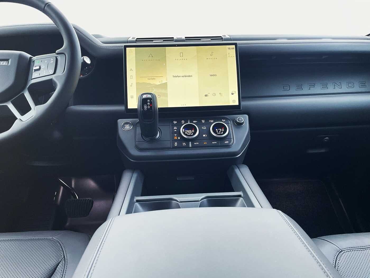 Land Rover Defender 110