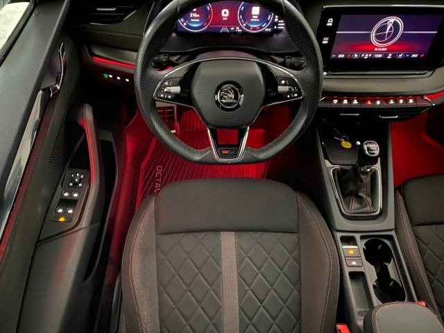 Skoda Octavia 2.0 TSI Combi RS iV