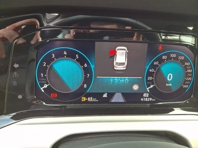 Volkswagen Golf 1.0 TSI Life Variant