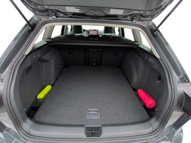 Volkswagen Golf 1.5 eTSI DSG Golf VIII Variant