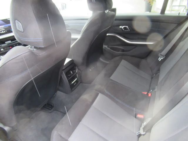 BMW 330 330i M-Sport xDrive