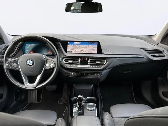 BMW 118 118i Sedan Sport Line