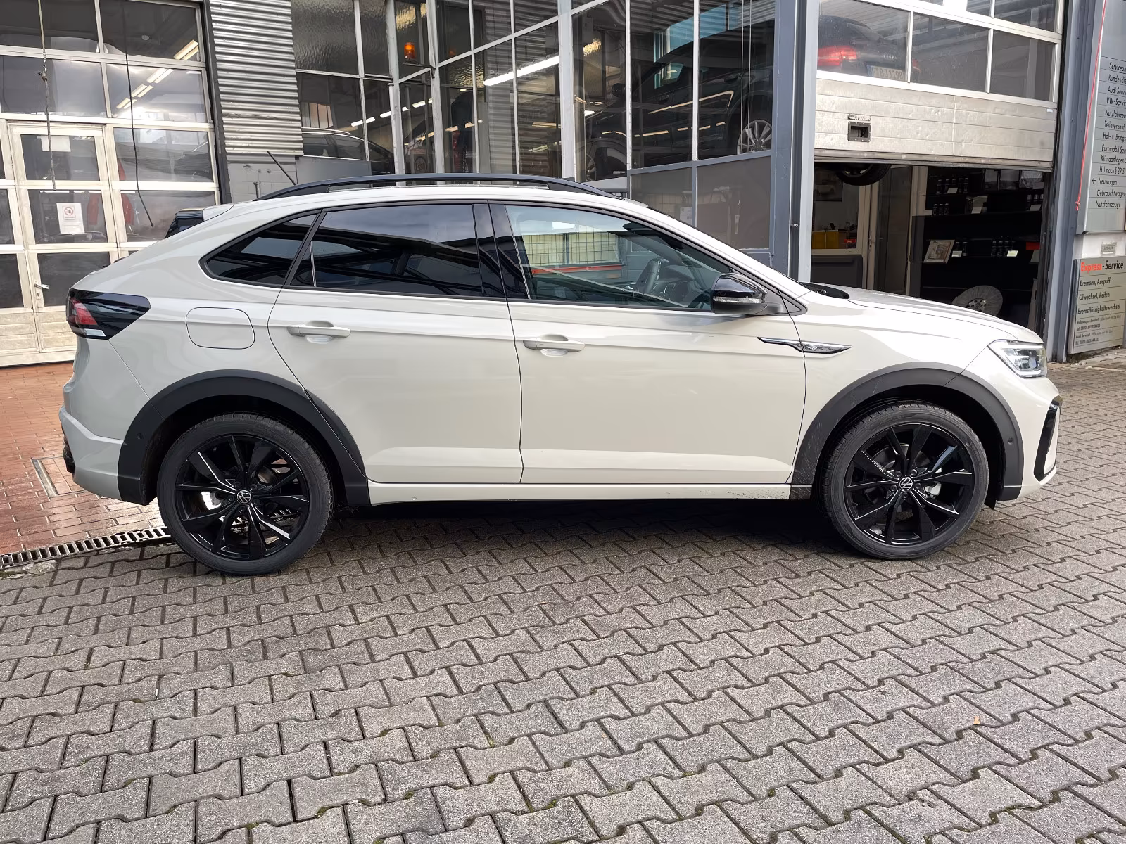 Volkswagen Taigo 1.0 TSI DSG R-Line