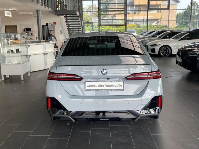 BMW 520 520i M-Sport Sedan