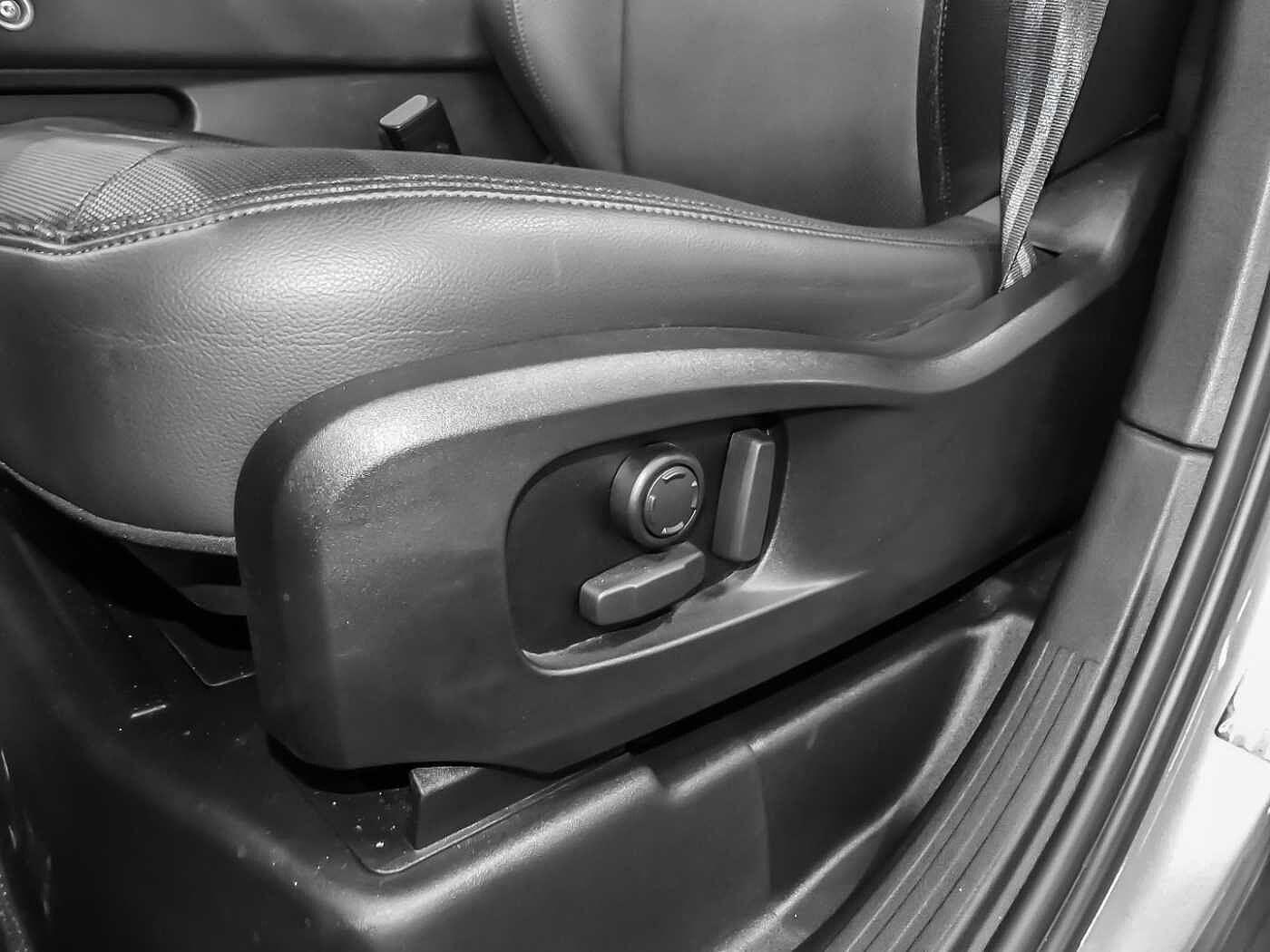 Land Rover Defender 110 Dynamic SE