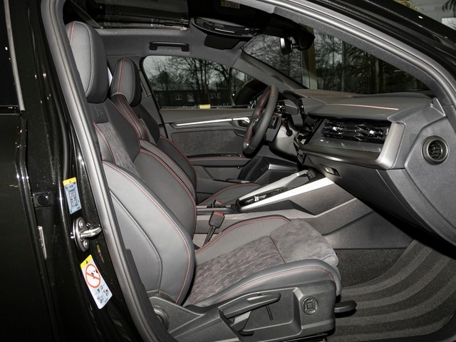 Audi A3 35 TFSI S-Line S-Tronic Sedan