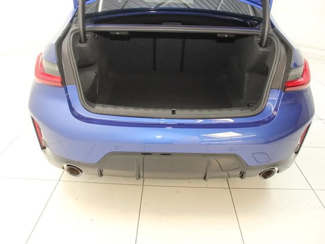 BMW 320 320i M-Sport Sedan