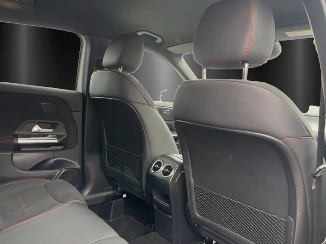 Mercedes-Benz GLA 250 4MATIC AMG Line