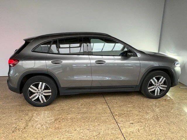 Mercedes-Benz EQA 300 4MATIC Progressive
