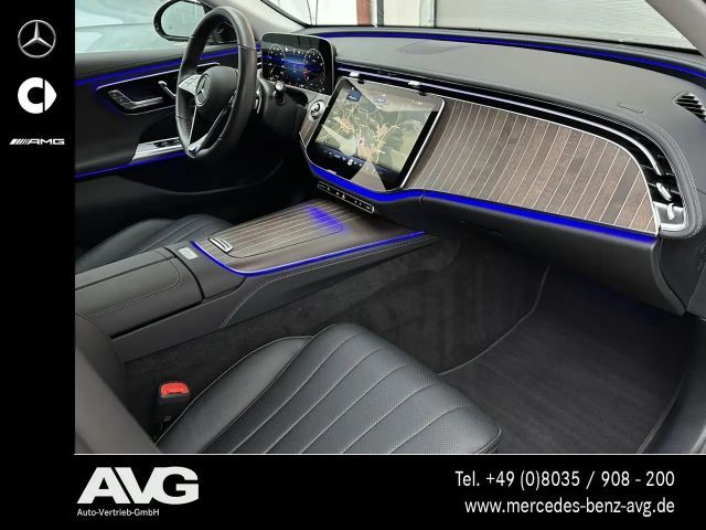 Mercedes-Benz E 200 EXCLUSIVE Premium Sedan