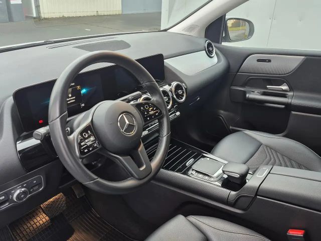 Mercedes-Benz B 180 B 180 d