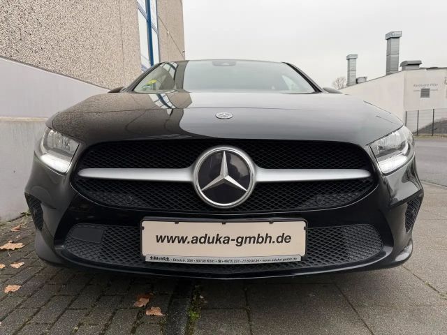 Mercedes-Benz A 180 A 180 d