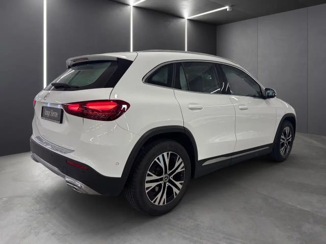 Mercedes-Benz GLA 200 Progressive