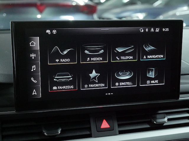 Audi A4 40 TFSI Quattro S-Tronic Sedan