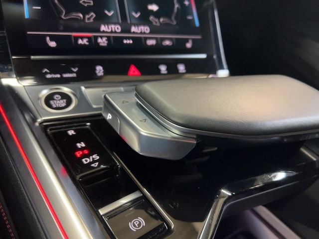 Audi Q8 e-tron 50 Quattro S-Line