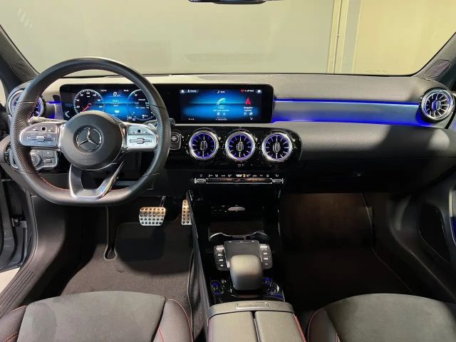 Mercedes-Benz A 250 A 250 e AMG Line