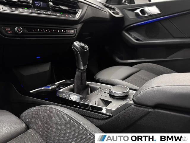 BMW 118 118i Sedan Sport Line