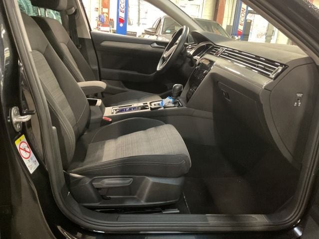 Volkswagen Passat 1.5 TSI Business DSG Variant