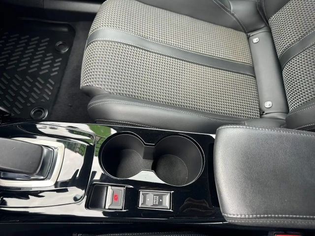 Peugeot E-2008 Allure Pack